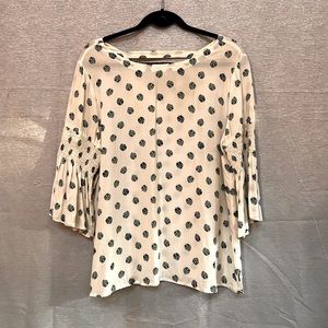 Flared, mid length arm, blouse. Green, Palm print.